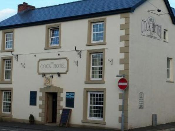 The Cock Hotel Bronllys Extérieur photo