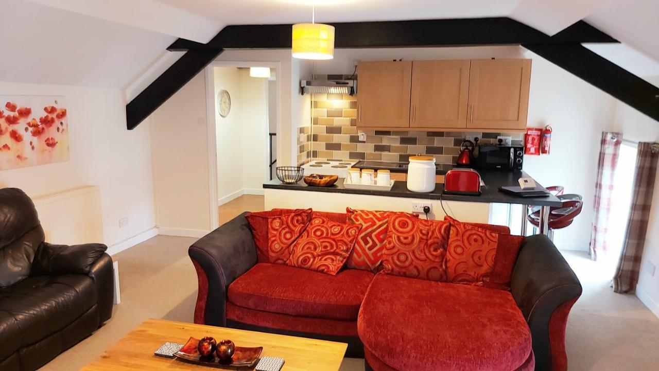 The Cock Hotel Bronllys Extérieur photo