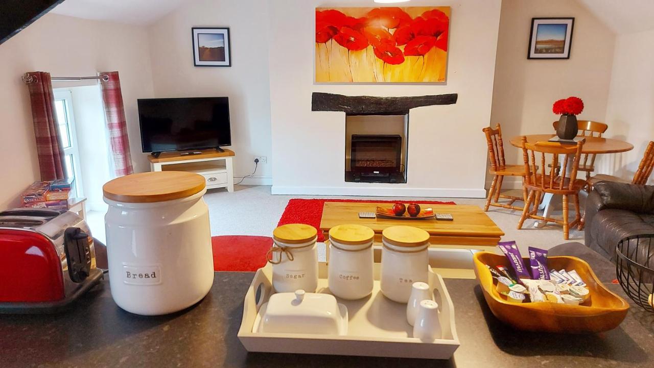 The Cock Hotel Bronllys Extérieur photo