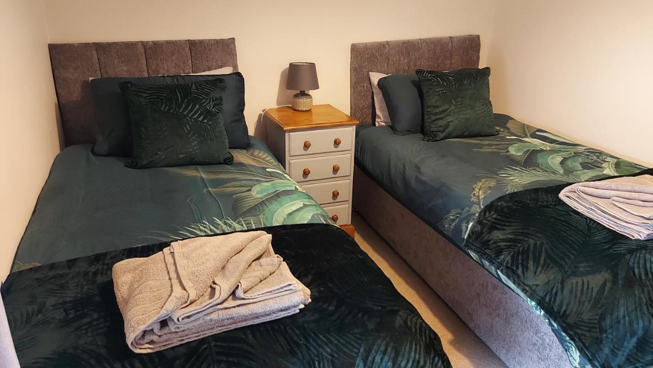 The Cock Hotel Bronllys Extérieur photo